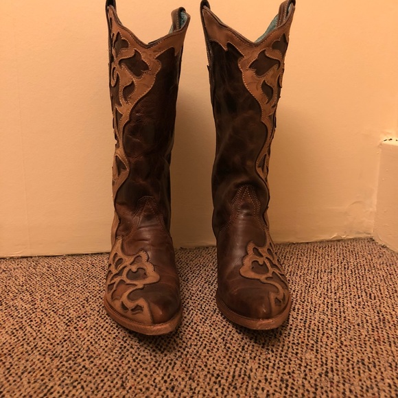Corral Shoes - Corral Vintage western ladies boots size 7.